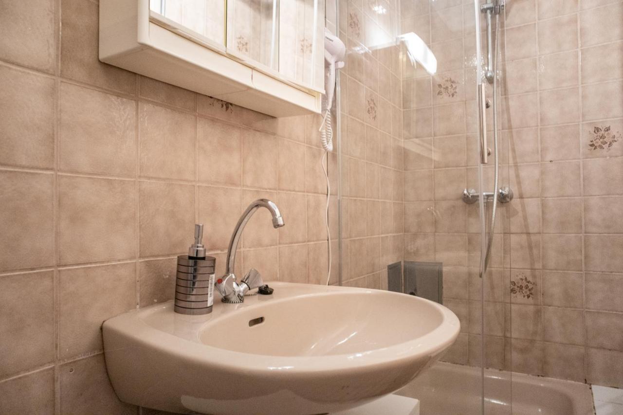Roomy 2Br Apt. Near Akh -Perfect For Longstays Вена Экстерьер фото